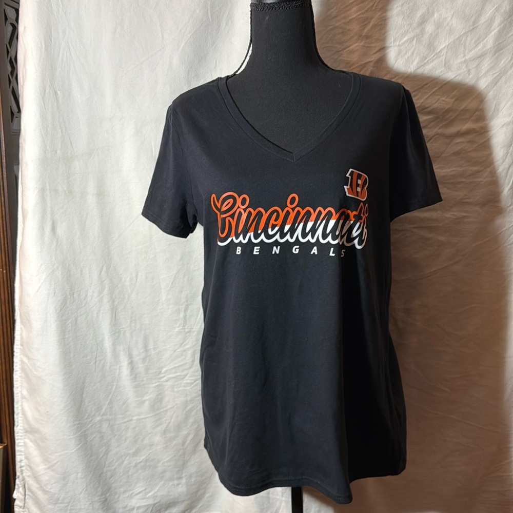 NFL CINCINNATI BENGALS V-NECK T-SHIRT CAP SLEEVE